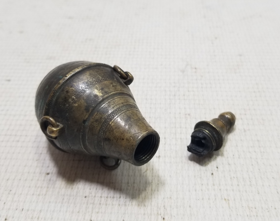 ÜZERİ İŞLEMELİ OSMANLI DÖNEMİ ÇOK NADİR KALE TÜFEĞİ ÇAKMAK BARUTLUĞU