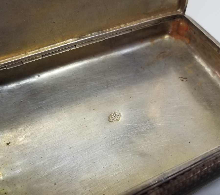 ÜZERİ OSMANLICA YAZILI VE TUĞRALI VAN DAMGALI GÜMÜŞ SİGARA TABAKASI