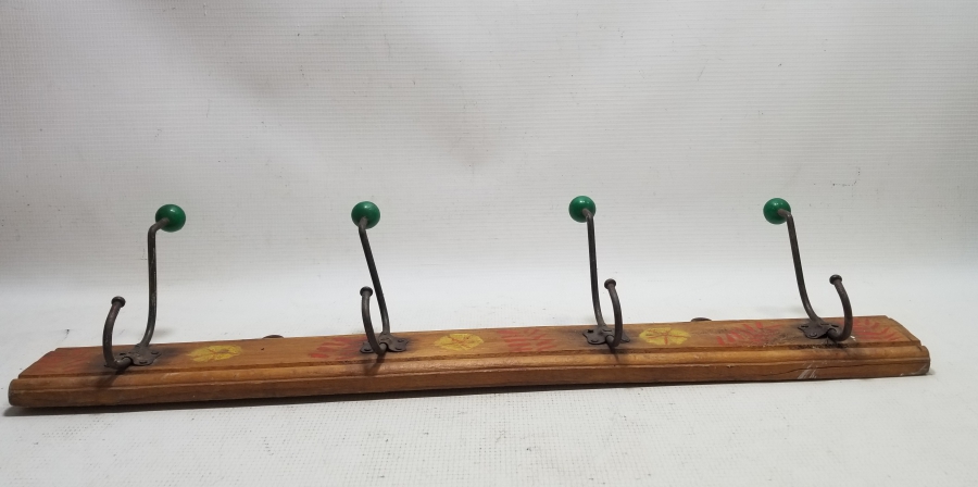 ÜZERİ EL BOYAMA İŞÇİLİKLİ EL YAPIMI AHŞAP ASKILI