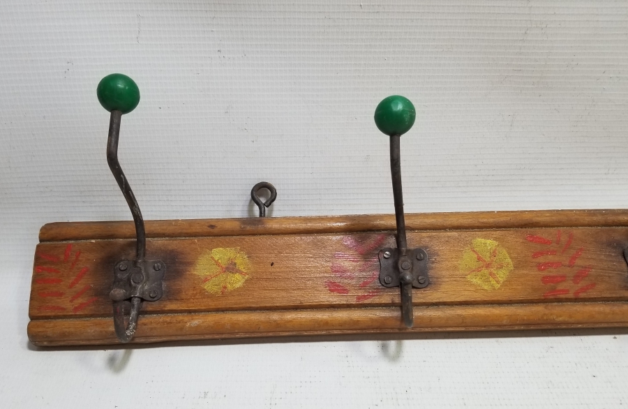 ÜZERİ EL BOYAMA İŞÇİLİKLİ EL YAPIMI AHŞAP ASKILI