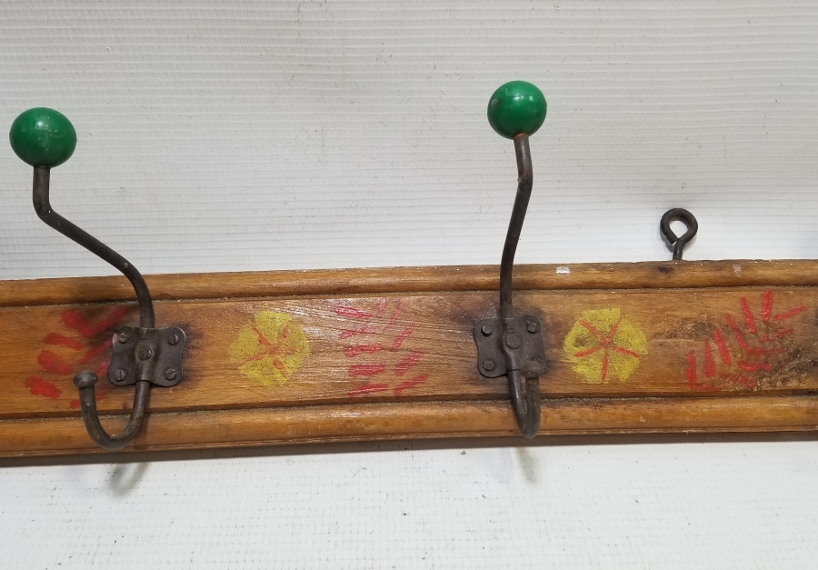 ÜZERİ EL BOYAMA İŞÇİLİKLİ EL YAPIMI AHŞAP ASKILI