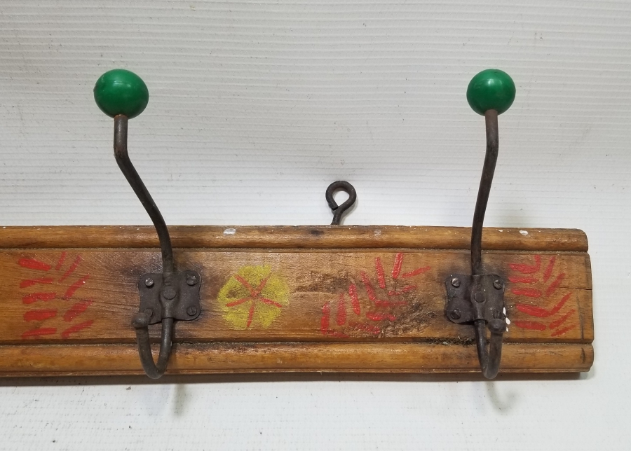 ÜZERİ EL BOYAMA İŞÇİLİKLİ EL YAPIMI AHŞAP ASKILI