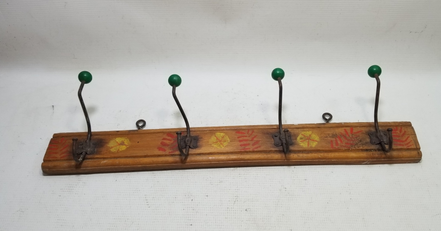 ÜZERİ EL BOYAMA İŞÇİLİKLİ EL YAPIMI AHŞAP ASKILI