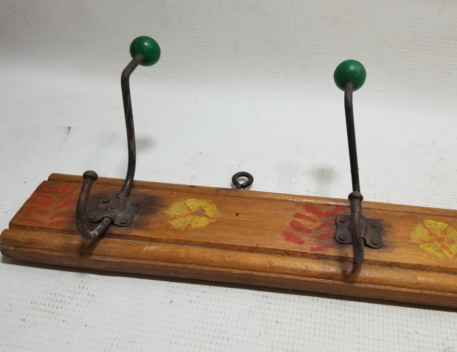 ÜZERİ EL BOYAMA İŞÇİLİKLİ EL YAPIMI AHŞAP ASKILI