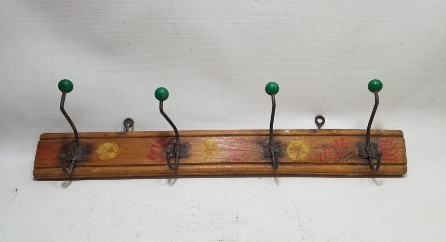 ÜZERİ EL BOYAMA İŞÇİLİKLİ EL YAPIMI AHŞAP ASKILI