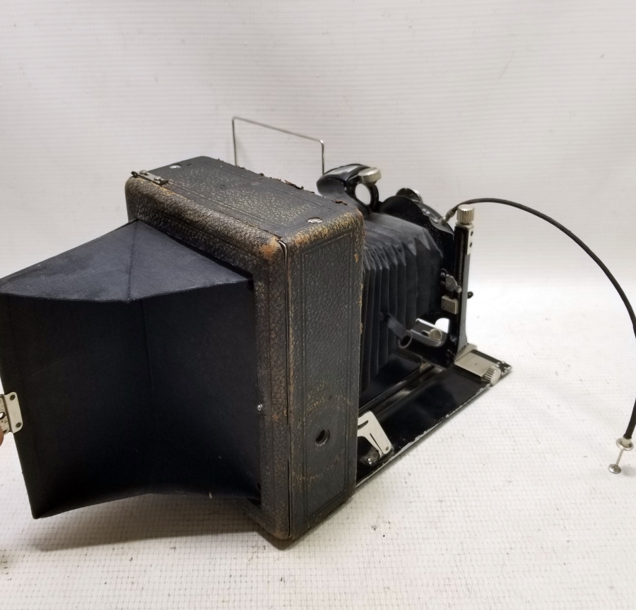 1900 BAŞLARI NADİR KÖRÜKLÜ FOTOĞRAF MAKİNESİ