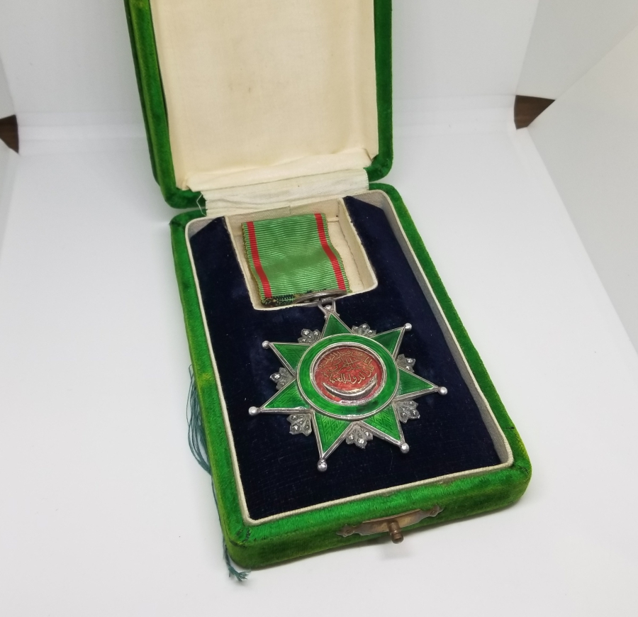 ABDÜLAZİZ HAN DÖNEMİ ORİJİNAL ASKI VE KUTUSUYLA 4. DERECE NİŞANİ OSMANİ