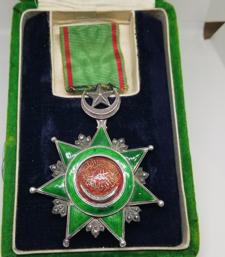 ABDÜLAZİZ HAN DÖNEMİ ORİJİNAL ASKI VE KUTUSUYLA 4. DERECE NİŞANİ OSMANİ