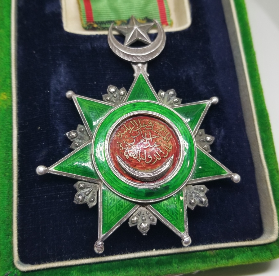 ABDÜLAZİZ HAN DÖNEMİ ORİJİNAL ASKI VE KUTUSUYLA 4. DERECE NİŞANİ OSMANİ