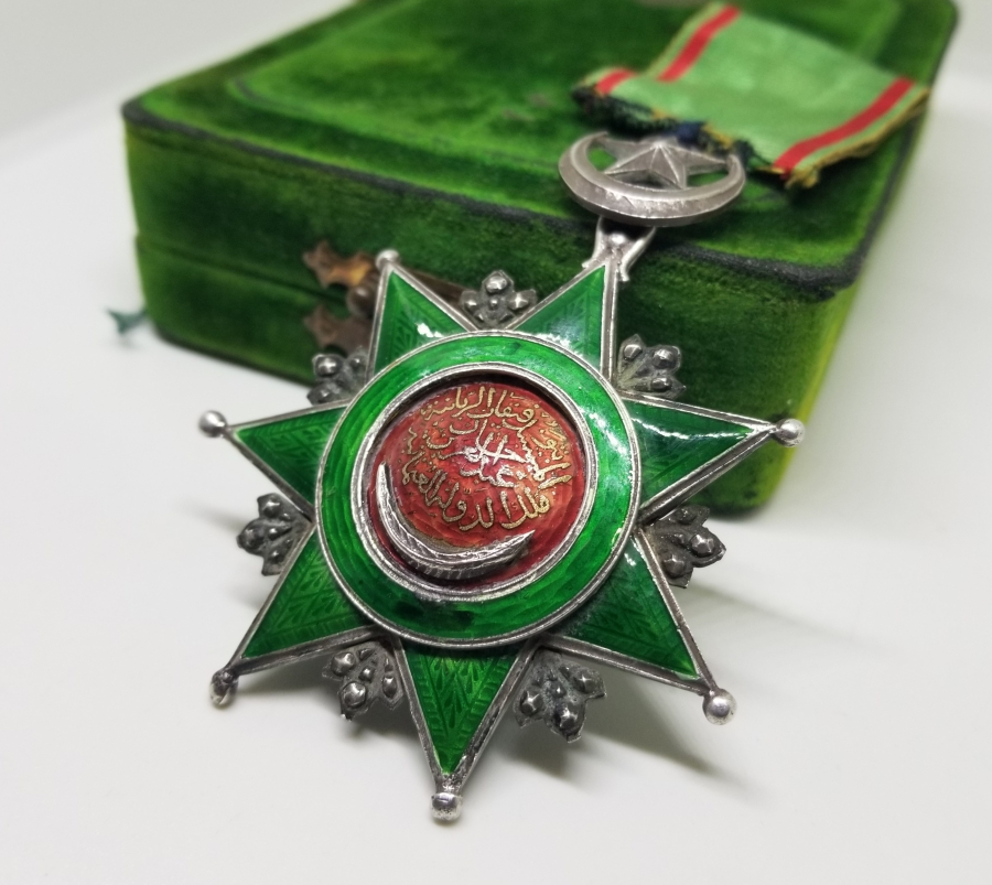 ABDÜLAZİZ HAN DÖNEMİ ORİJİNAL ASKI VE KUTUSUYLA 4. DERECE NİŞANİ OSMANİ