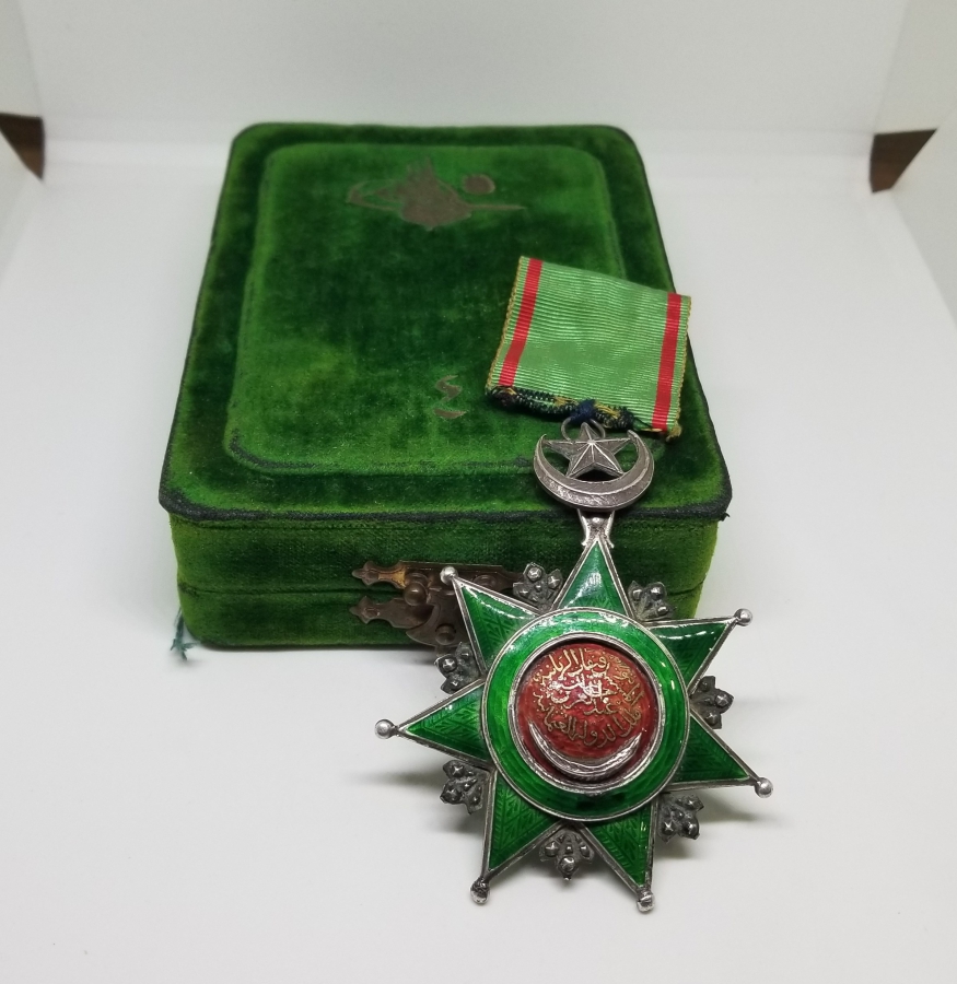 ABDÜLAZİZ HAN DÖNEMİ ORİJİNAL ASKI VE KUTUSUYLA 4. DERECE NİŞANİ OSMANİ