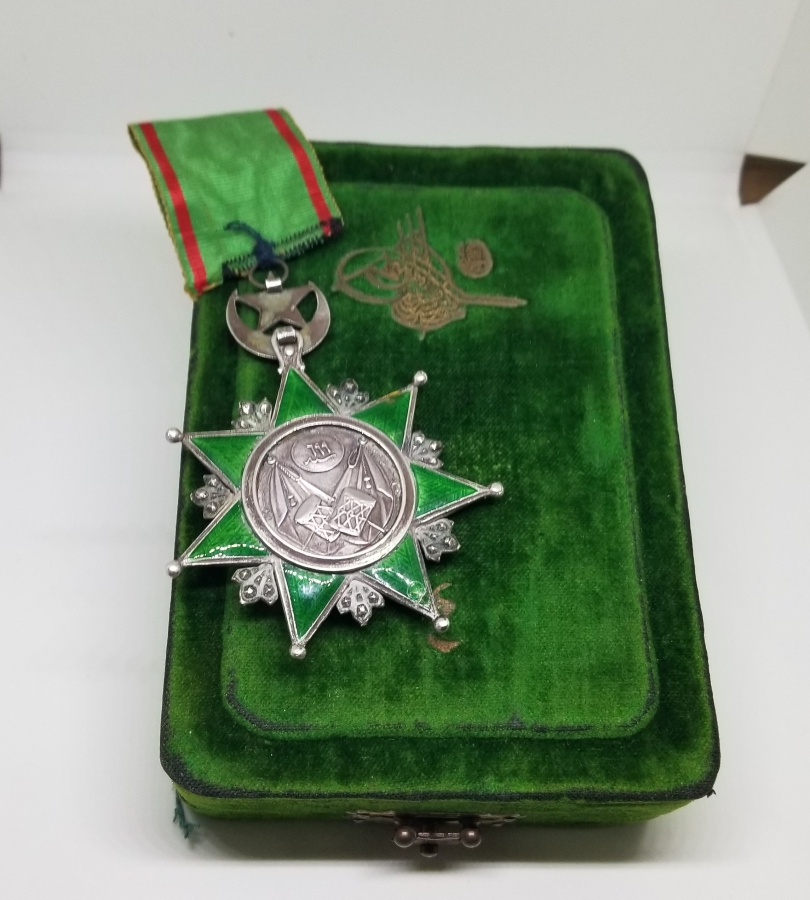 ABDÜLAZİZ HAN DÖNEMİ ORİJİNAL ASKI VE KUTUSUYLA 4. DERECE NİŞANİ OSMANİ