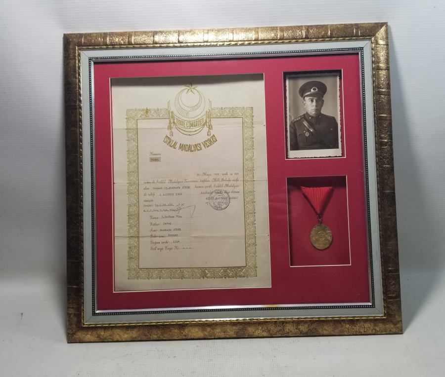 ORİJİNAL MADALYA-BERAT VE FOTOĞRAFIYLA TÜRKÇE YAZILI KURTULUŞ SAVAŞI HARP SETİ