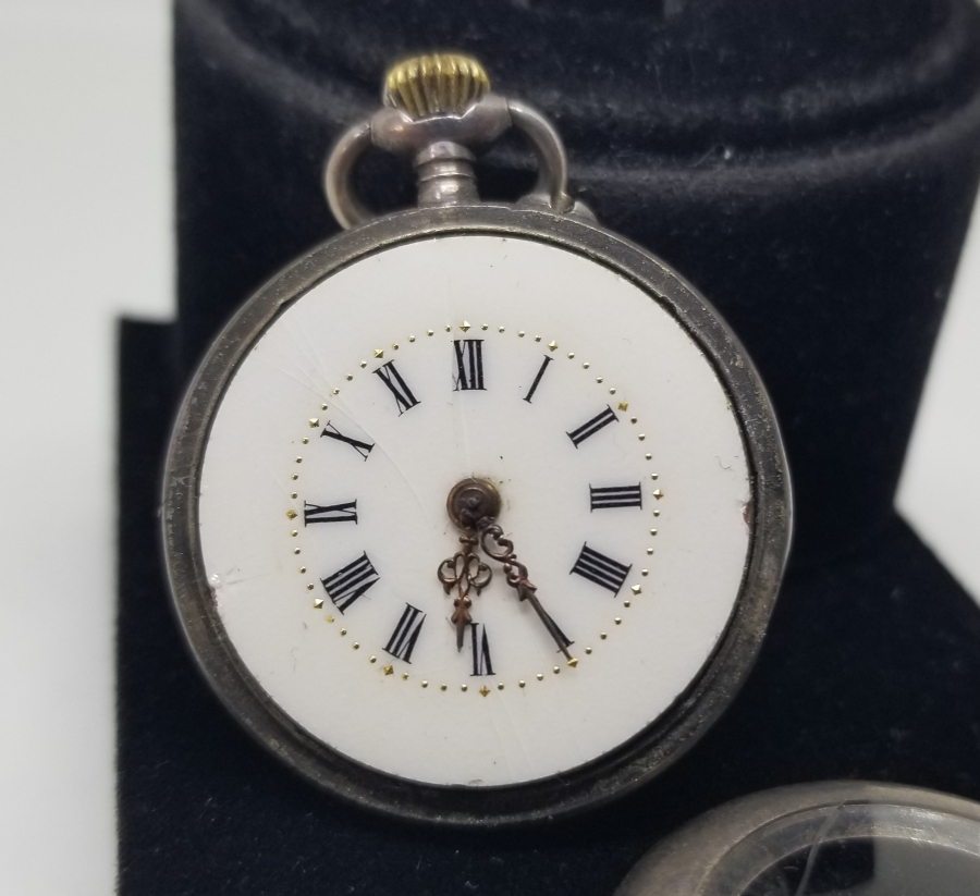 ARKASI PORTRELİ NADİR TİPTE FRANSIZ ZENNE MODEL CEP SAATİ