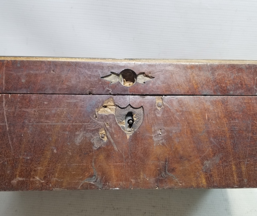 OSMANLI DÖNEMİ KİLİTLİ SEYYAR HATTAT ÇANTASI