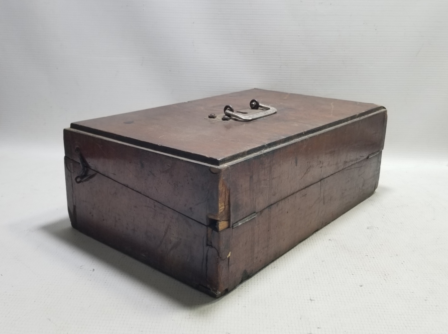 OSMANLI DÖNEMİ KİLİTLİ SEYYAR HATTAT ÇANTASI