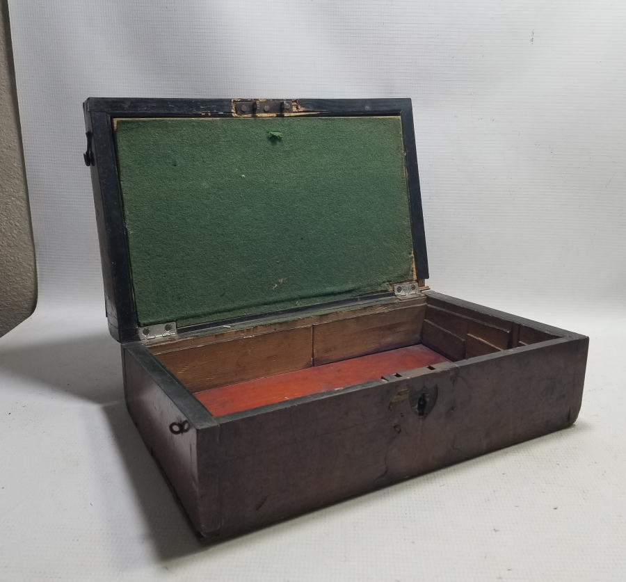 OSMANLI DÖNEMİ KİLİTLİ SEYYAR HATTAT ÇANTASI