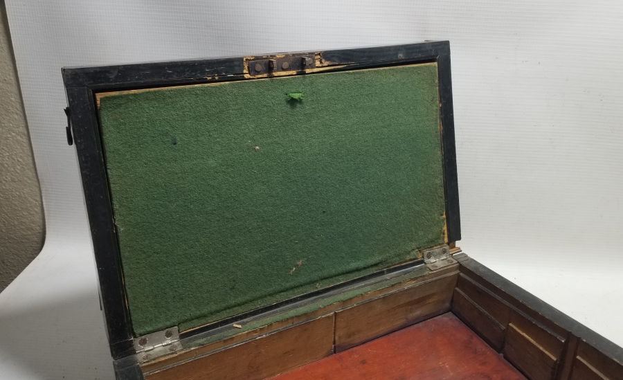 OSMANLI DÖNEMİ KİLİTLİ SEYYAR HATTAT ÇANTASI