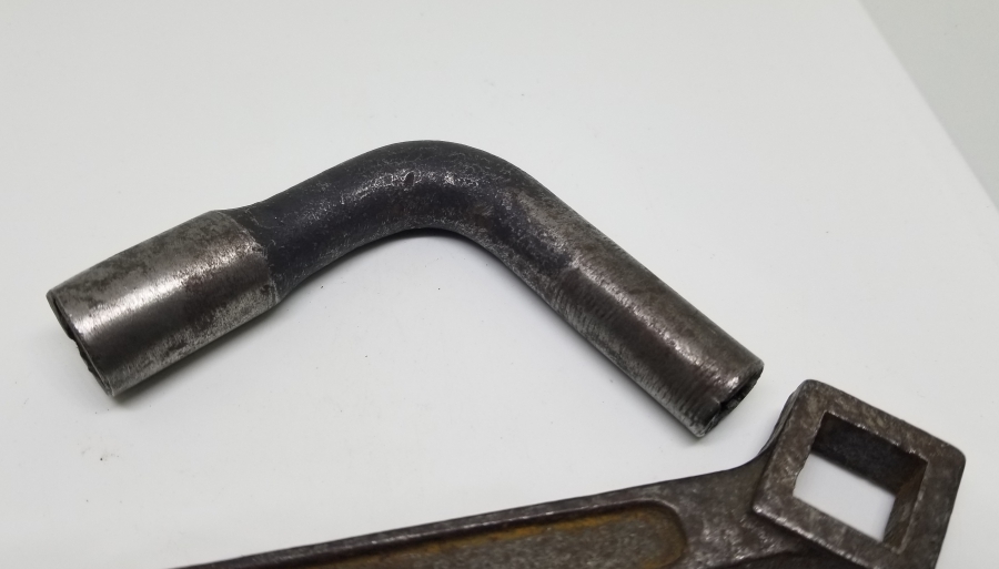 2 ADET ANTİKA ANAHTAR