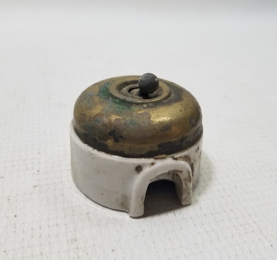 OSMANLI DÖNEMİ PORSELEN VE PİRİNÇ LAMBA ANAHTARI