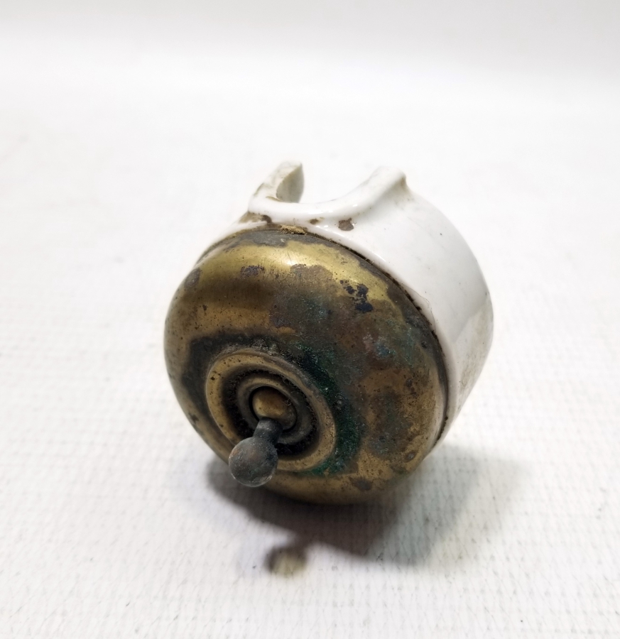 OSMANLI DÖNEMİ PORSELEN VE PİRİNÇ LAMBA ANAHTARI