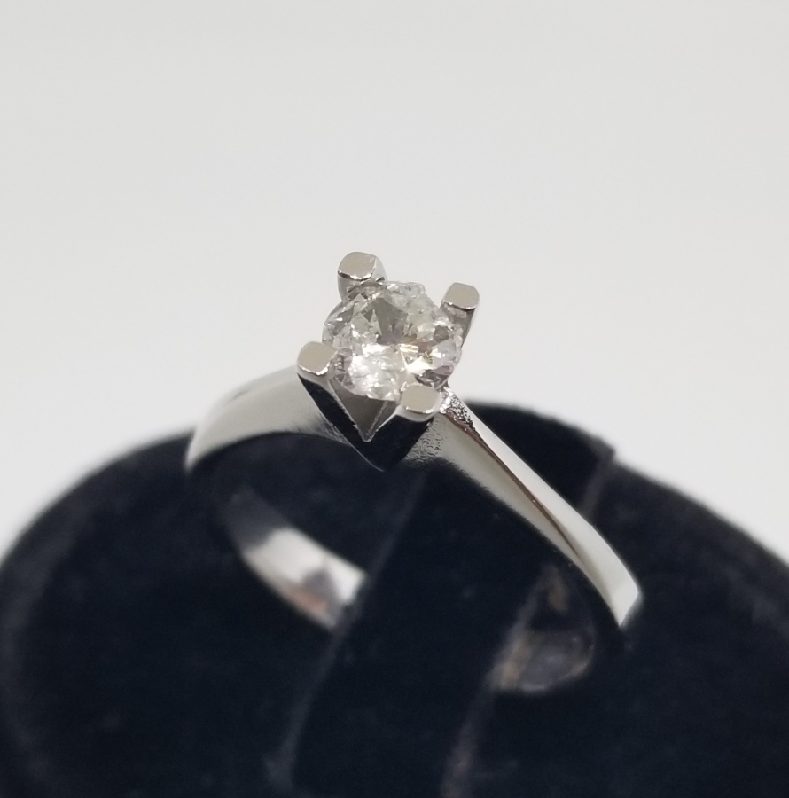 TEK TAŞ PIRLANTA YÜZÜK