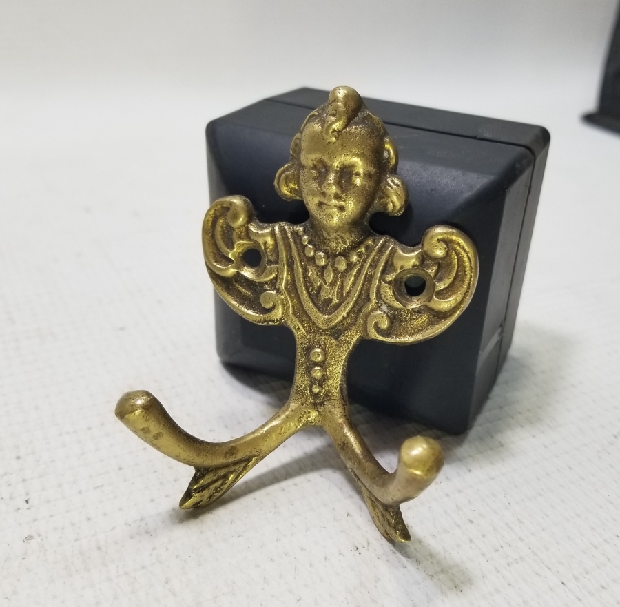 KABARTMA İŞÇİLİKLİ ANTİKA ASKI