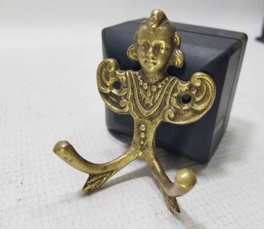 KABARTMA İŞÇİLİKLİ ANTİKA ASKI