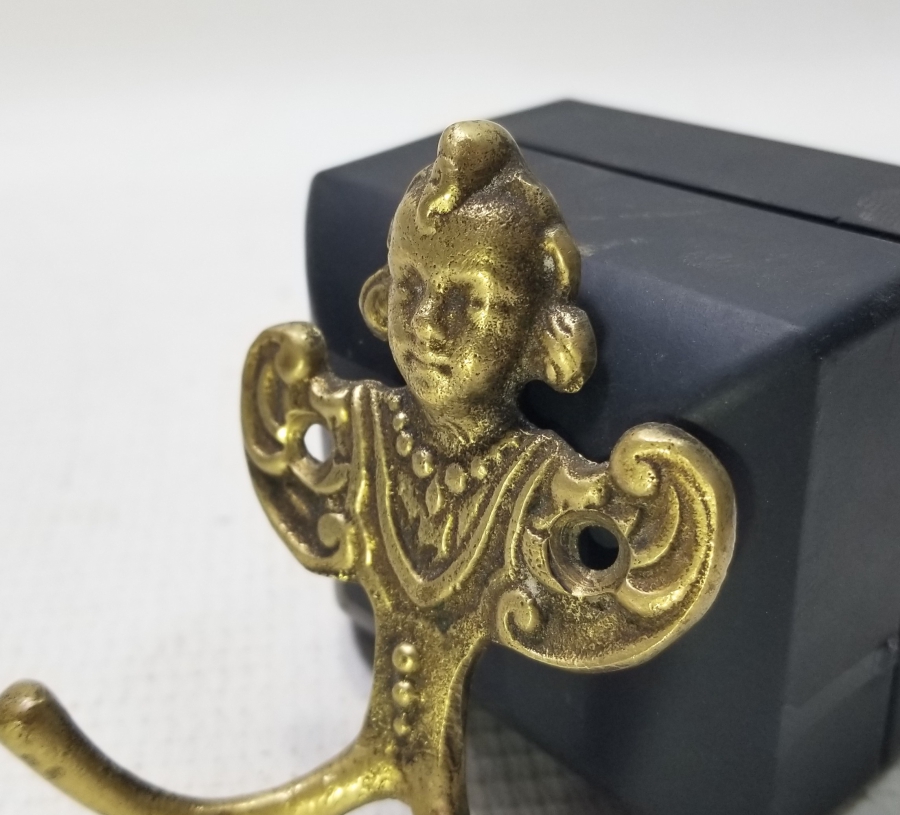 KABARTMA İŞÇİLİKLİ ANTİKA ASKI