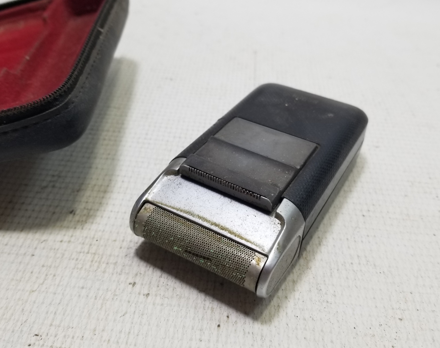 KUTUSUNDA ANTİKA TRAŞ MAKİNESİ