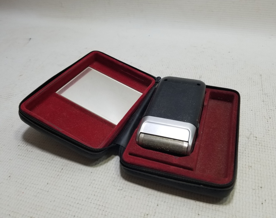 KUTUSUNDA ANTİKA TRAŞ MAKİNESİ