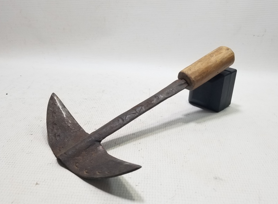 ÜZERİ İŞLEMELİ NADİR FORMDA NALÇEK