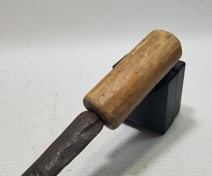 ÜZERİ İŞLEMELİ NADİR FORMDA NALÇEK