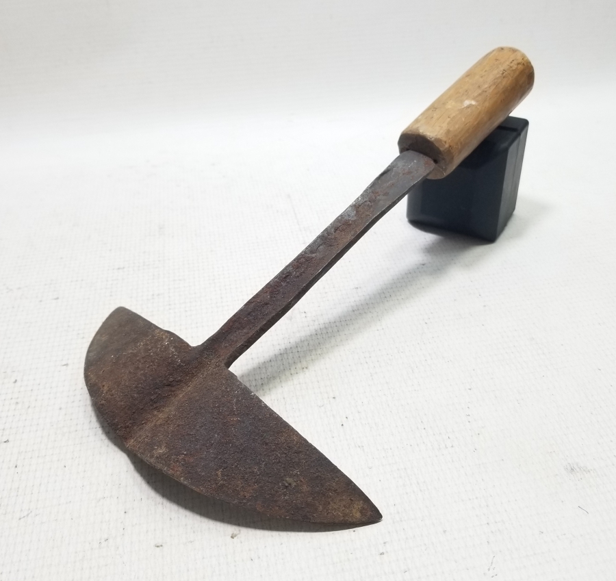 ÜZERİ İŞLEMELİ NADİR FORMDA NALÇEK