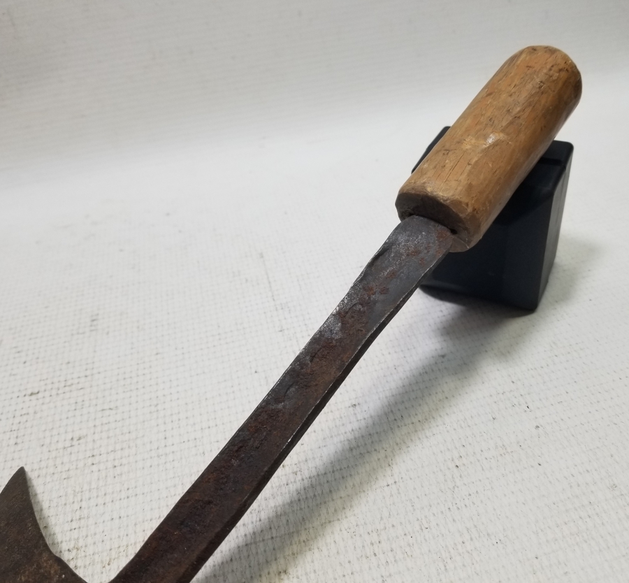 ÜZERİ İŞLEMELİ NADİR FORMDA NALÇEK