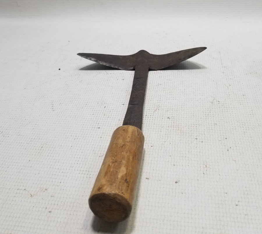 ÜZERİ İŞLEMELİ NADİR FORMDA NALÇEK