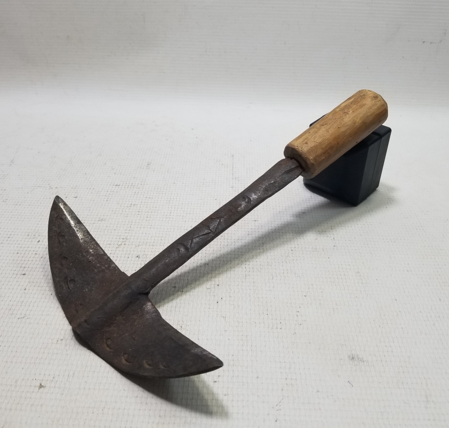 ÜZERİ İŞLEMELİ NADİR FORMDA NALÇEK