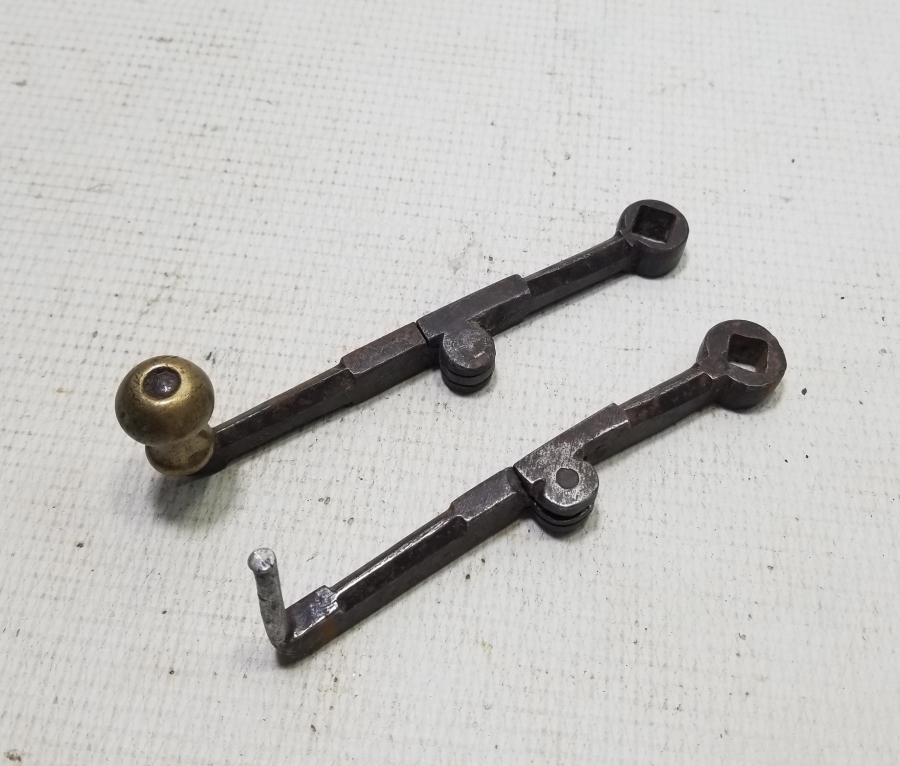 OSMANLI DÖNEMİ İKİ ADET KAHVE DEĞİRMENİ TUTMACI