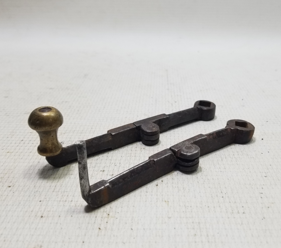 OSMANLI DÖNEMİ İKİ ADET KAHVE DEĞİRMENİ TUTMACI