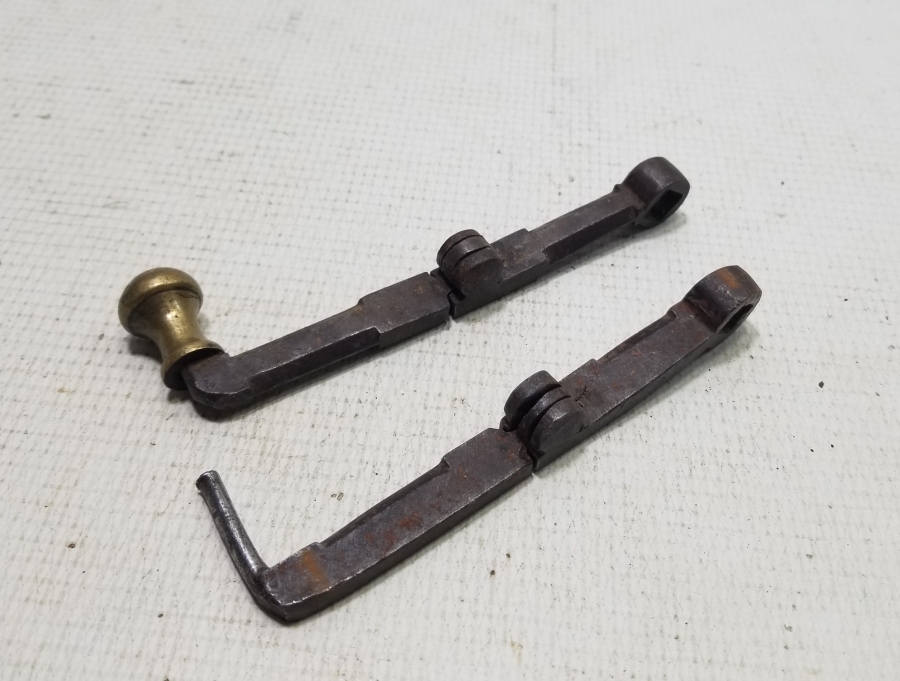 OSMANLI DÖNEMİ İKİ ADET KAHVE DEĞİRMENİ TUTMACI