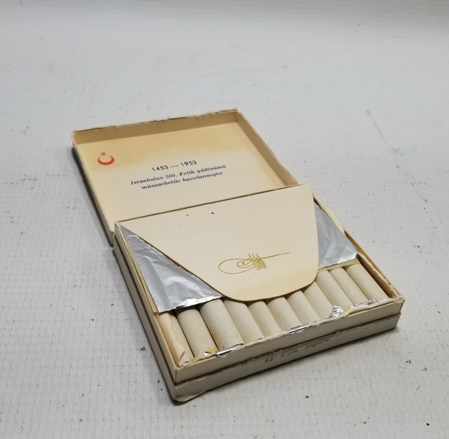İSTANBUL'UN FETHİNİN 500. YILI ANISINA YAPTIRILMIŞ İÇİ DOLU SİGARA PAKETİ