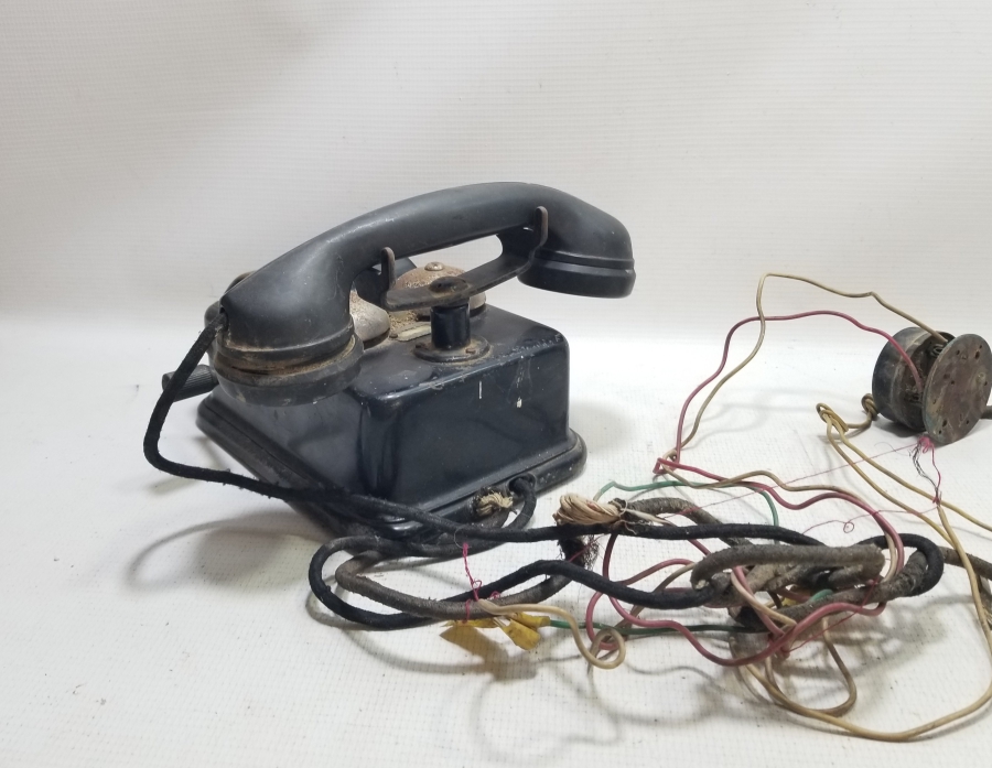 OSMANLI DÖNEMİ YANDAN ÇEVİRMELİ SANTAL BAĞLANTILI TELEFON