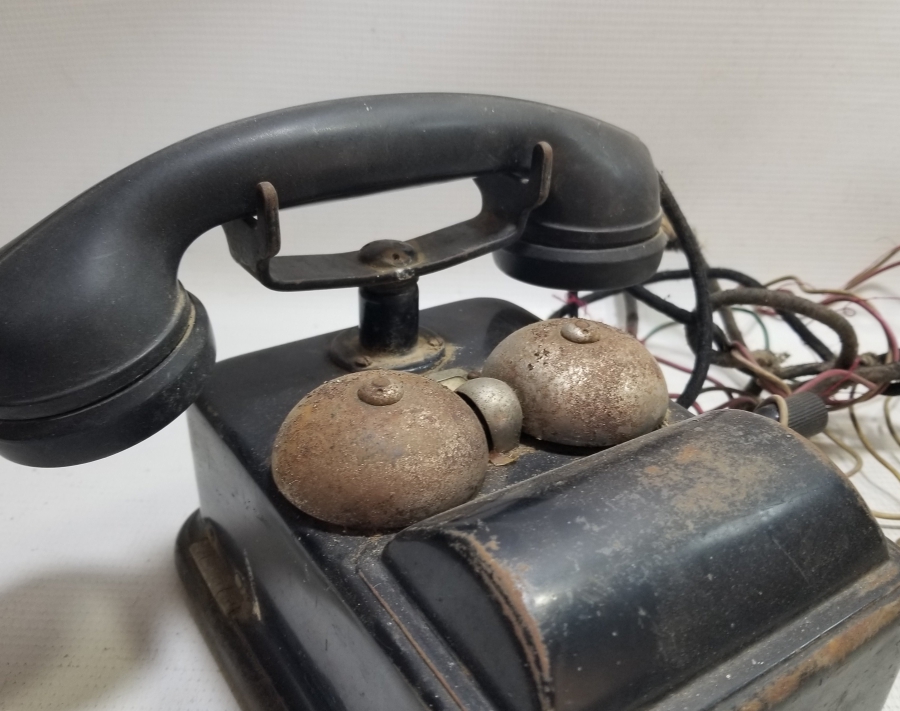 OSMANLI DÖNEMİ YANDAN ÇEVİRMELİ SANTAL BAĞLANTILI TELEFON