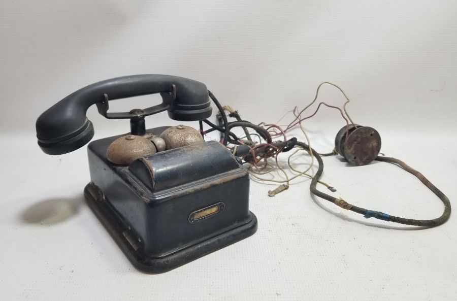 OSMANLI DÖNEMİ YANDAN ÇEVİRMELİ SANTAL BAĞLANTILI TELEFON