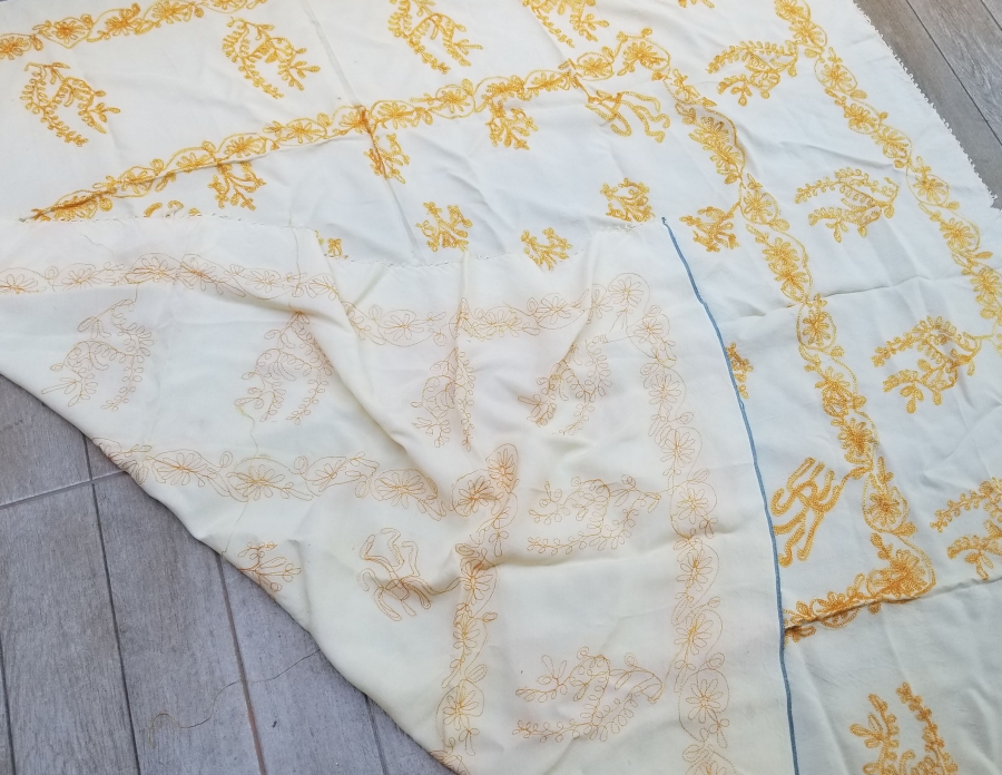 SUZANİ İŞÇİLİKLİ ÜZERİ OSMANLICA YAZILI OSMANLI DÖNEMİ BOHÇA