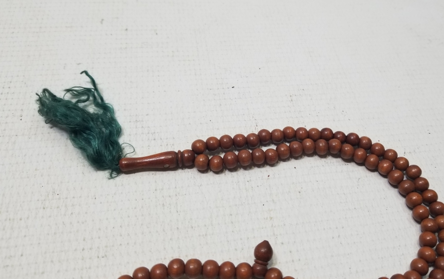 İÇİNDE KABE-İ ŞERİF GÖRSELİ BULUNAN MİKRO FOTOĞRAFLI OSMANLI DÖNEMİ AHŞAP NAMAZ TESPİHİ