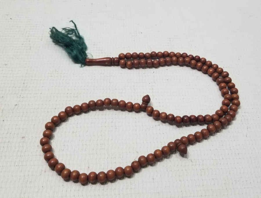 İÇİNDE KABE-İ ŞERİF GÖRSELİ BULUNAN MİKRO FOTOĞRAFLI OSMANLI DÖNEMİ AHŞAP NAMAZ TESPİHİ