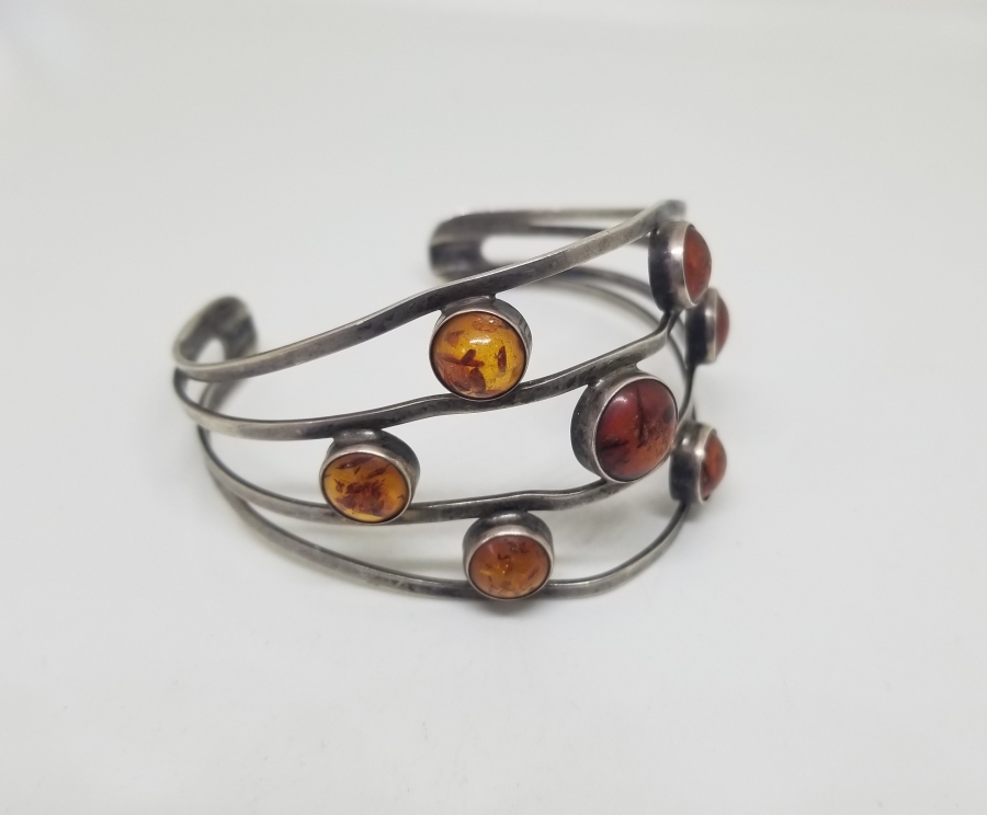 ÖZEL YAPIM FOSİLLİ KEHRİBAR GÜMÜŞ BİLEZİK