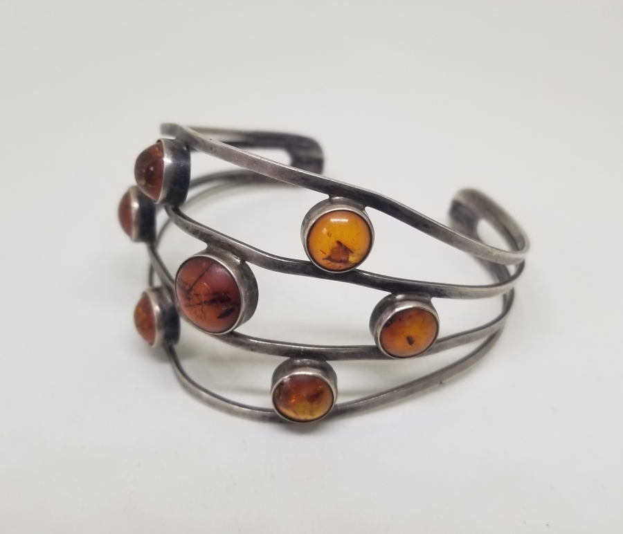 ÖZEL YAPIM FOSİLLİ KEHRİBAR GÜMÜŞ BİLEZİK