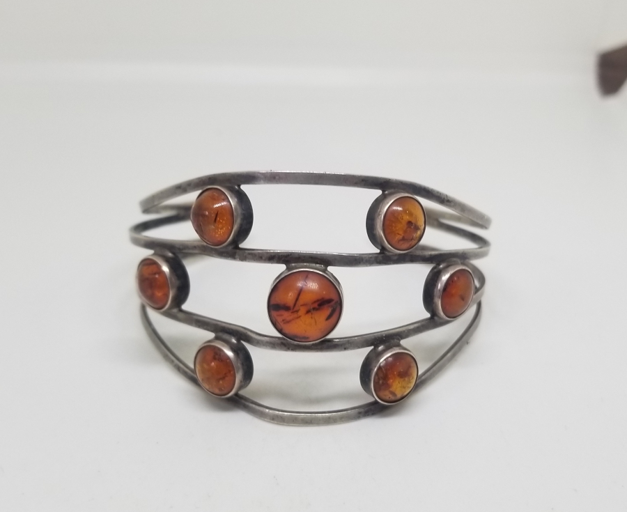 ÖZEL YAPIM FOSİLLİ KEHRİBAR GÜMÜŞ BİLEZİK